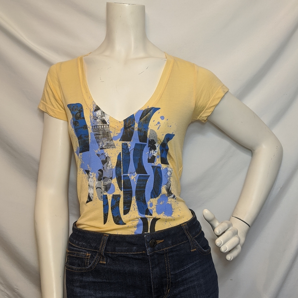 Hurley | graphic t shirt | v neck | EUC | XS🦋 - Picture 2 of 8